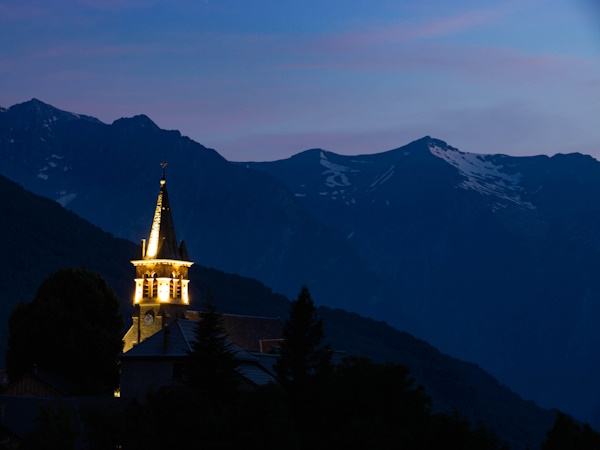 Eglise de Mizoën de nuit